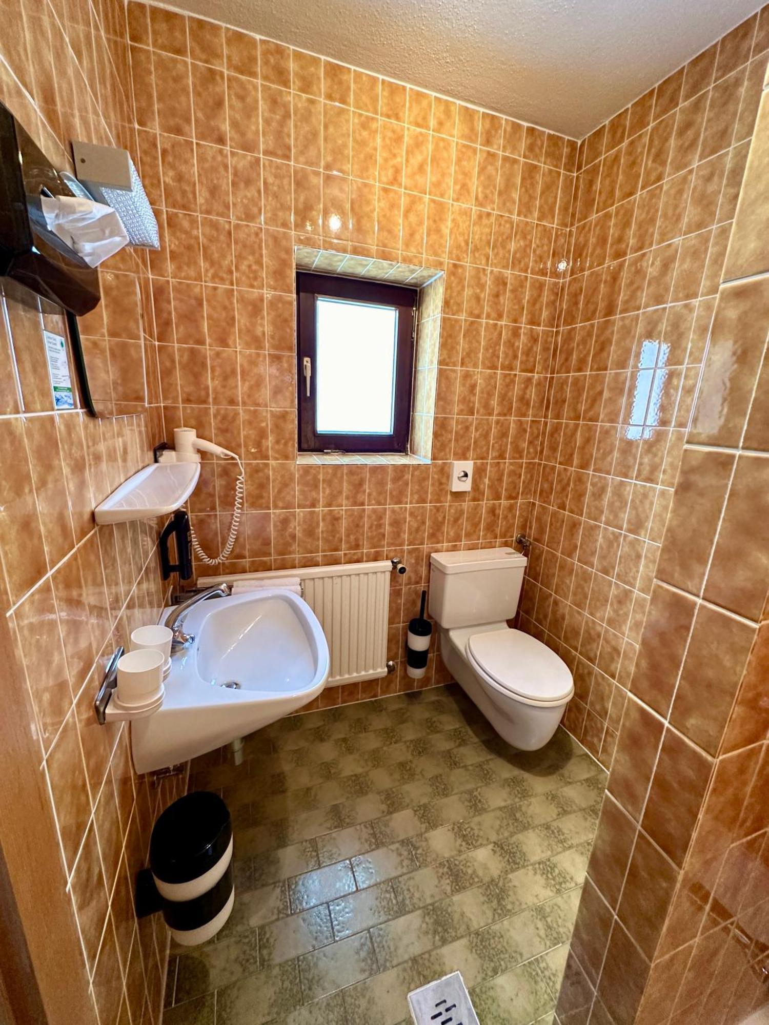 Hotel Zirbenhof Sankt Leonhard im Pitztal Quarto foto